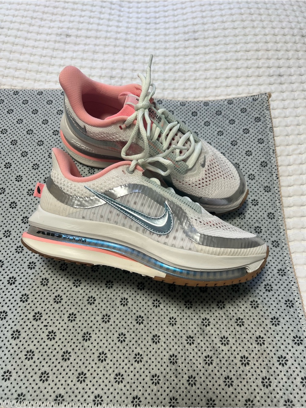 Nike Women's 5.5 Pegasus Premium Running Shoes